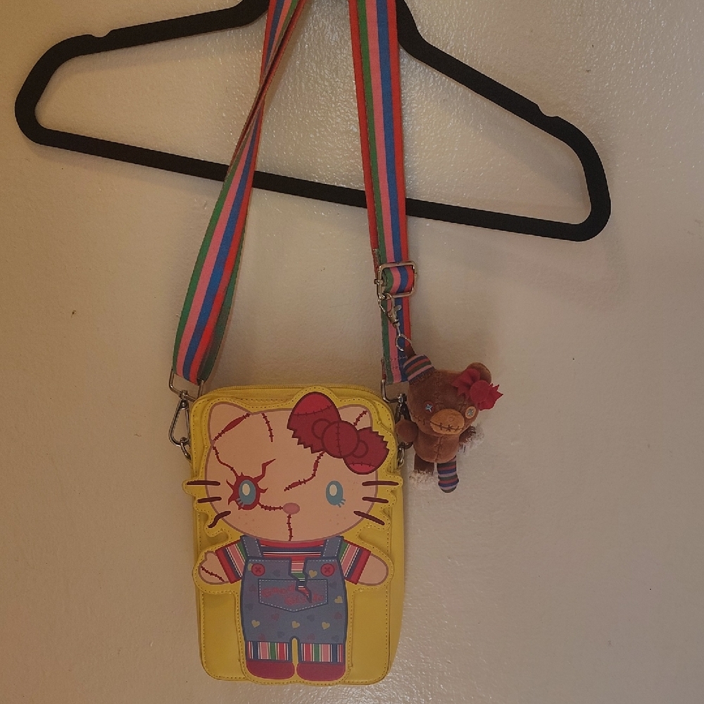 2023 Universal Studios Hello Kitty Crossbag